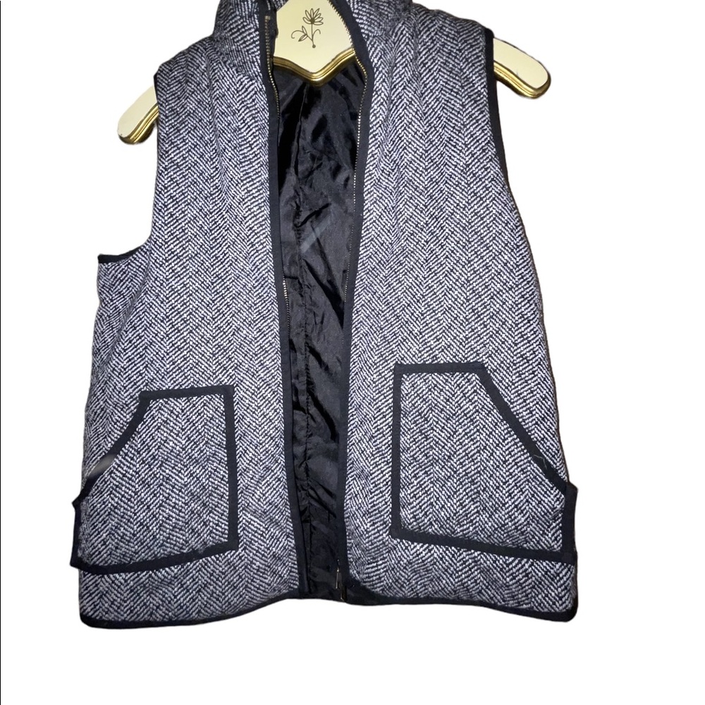 Herringbone puffer vest black & white